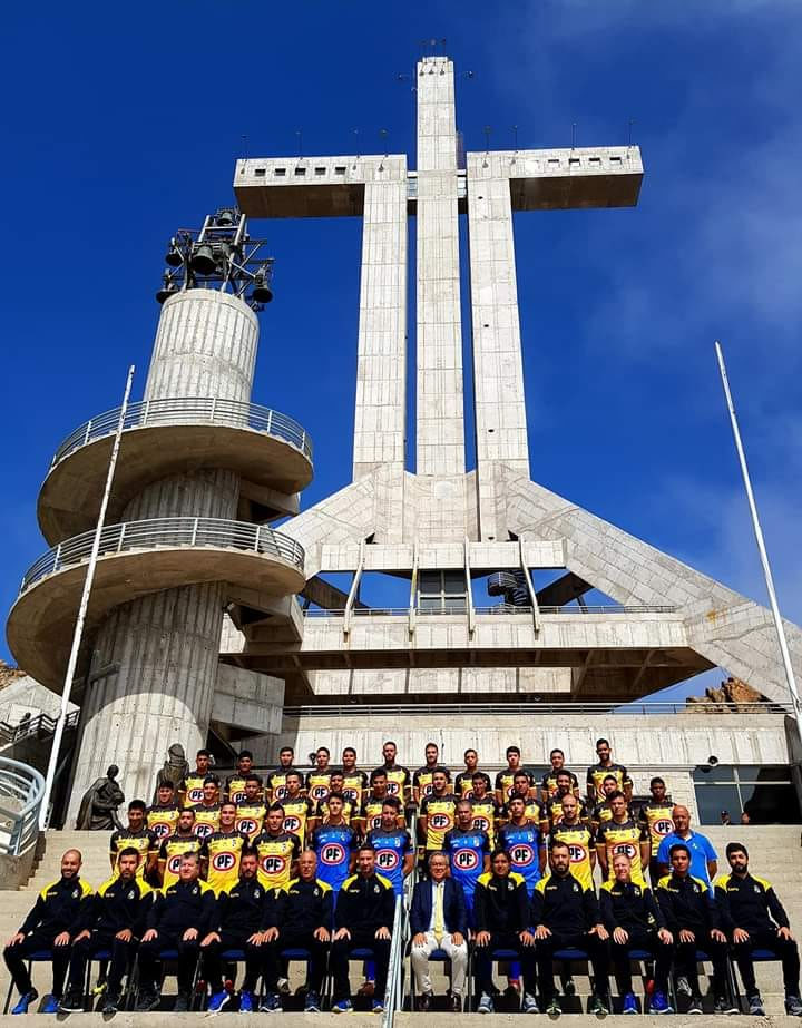 Plantel De Coquimbo Unido Se SacÓ Foto Oficial En La Cruz Del Tercer Milenio Web Diario La Región